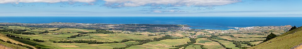Vista de la isla de Terceira desde el miradouro da Serra do Cume, Azores, Portugal — travel photo of Serra do Cume, Azores — Terceira