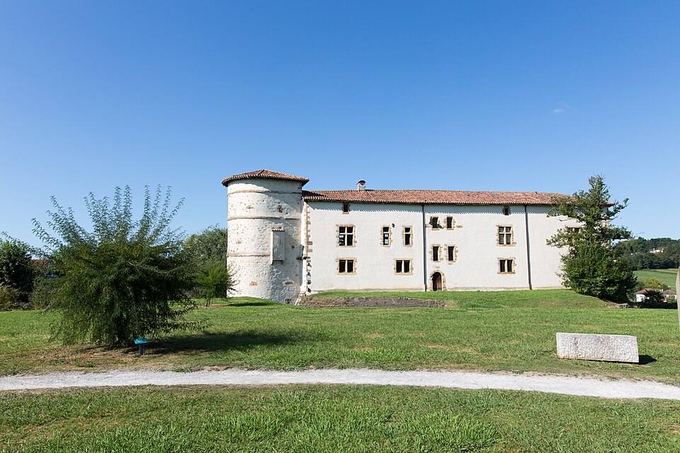 Espelette - Castle — travel photo of Espelette