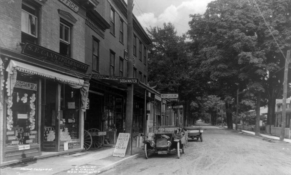 East Market Street, Red Hook, New York cph.3b47094 — travel photo of Red Hook
