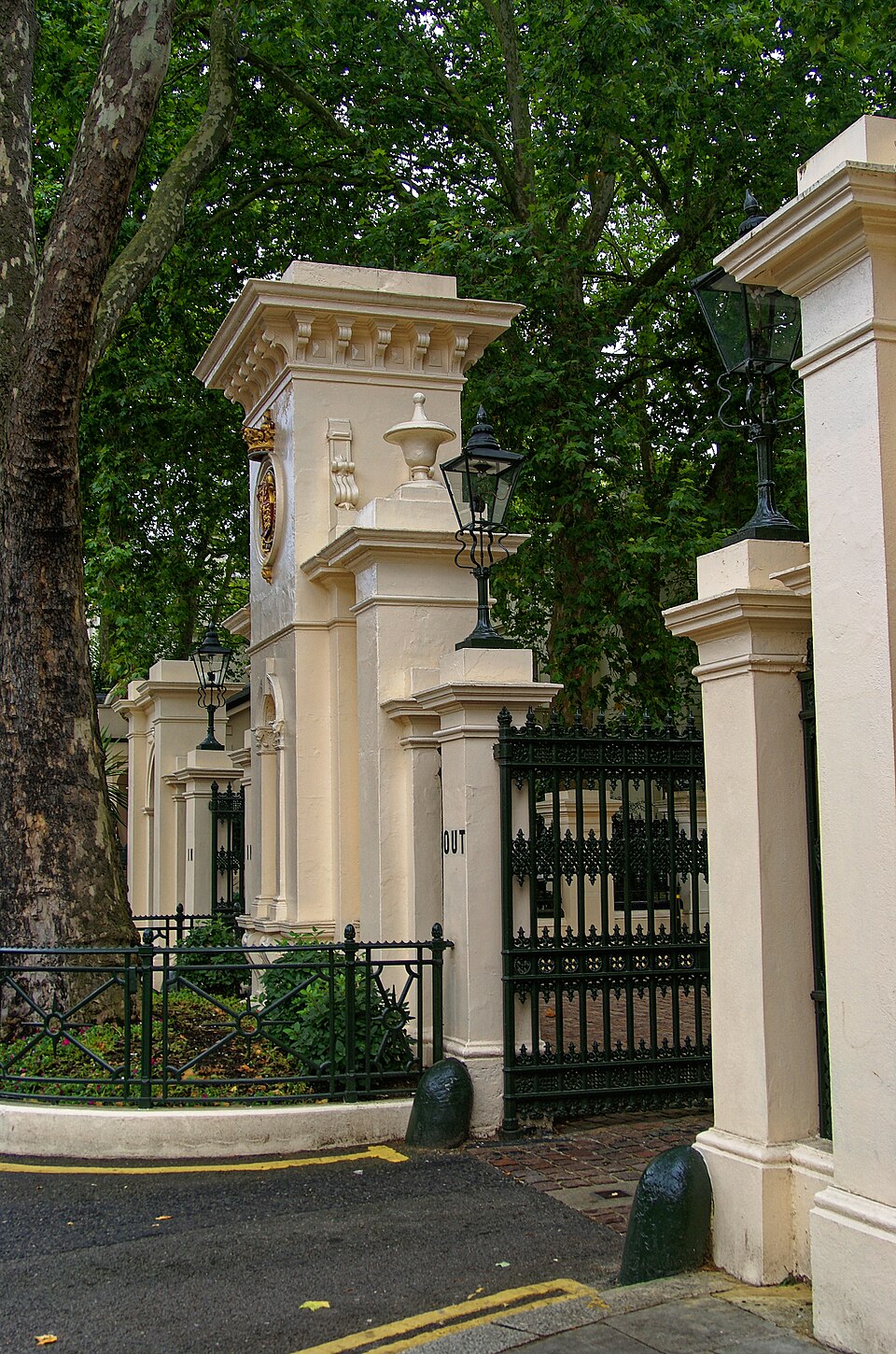 London - Notting Hill Gate - Entrance Gate to Kensington Palace Gardens I — travel photo of Notting Hill, London