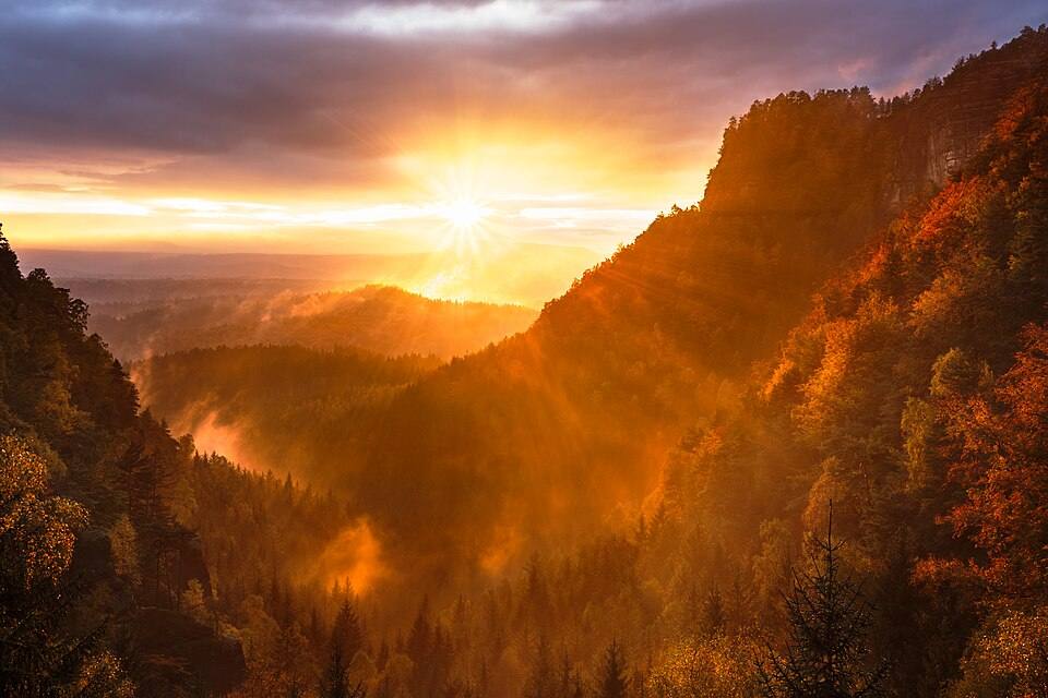 Sunset in Bohemian Switzerland (Unsplash) — travel photo of Bohemian Switzerland, Czechia