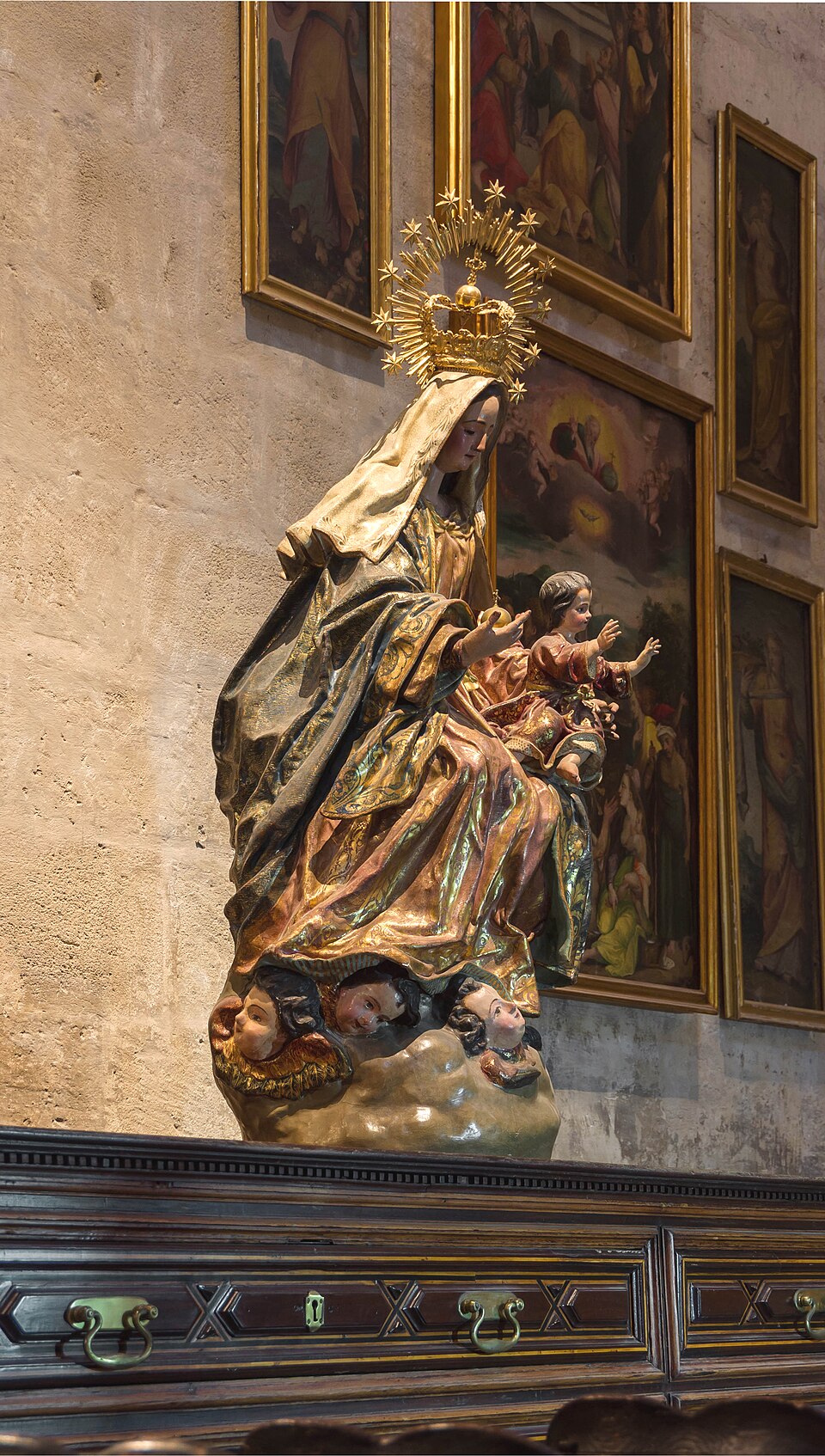 Statue madonna child 17th-century Cathedral Seville Spain — travel photo of Seville, Andalusia