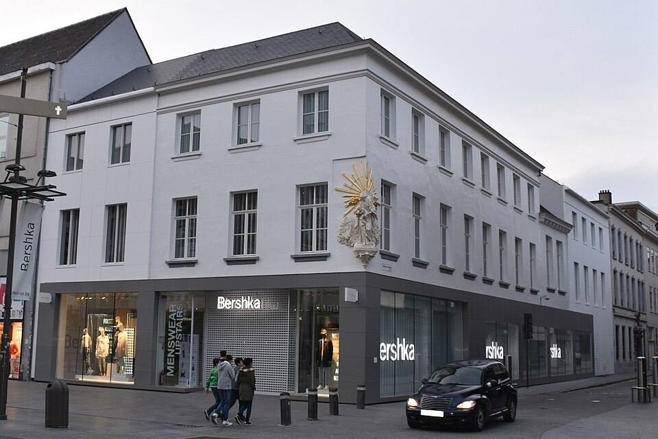 View of house No. at Meir in Antwerp (2) — travel photo of Meir, Antwerp