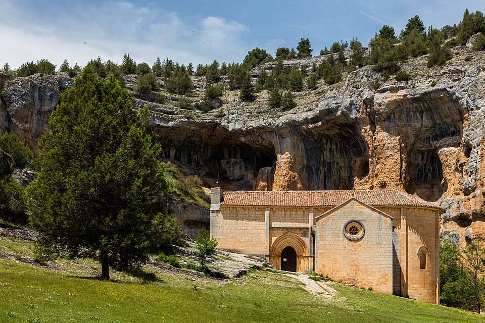 Ermita de San Bartolomé, Parque Natural del Cañón del Río Lobos, Soria, España — travel photo of Cañón del Río Lobos, Soria