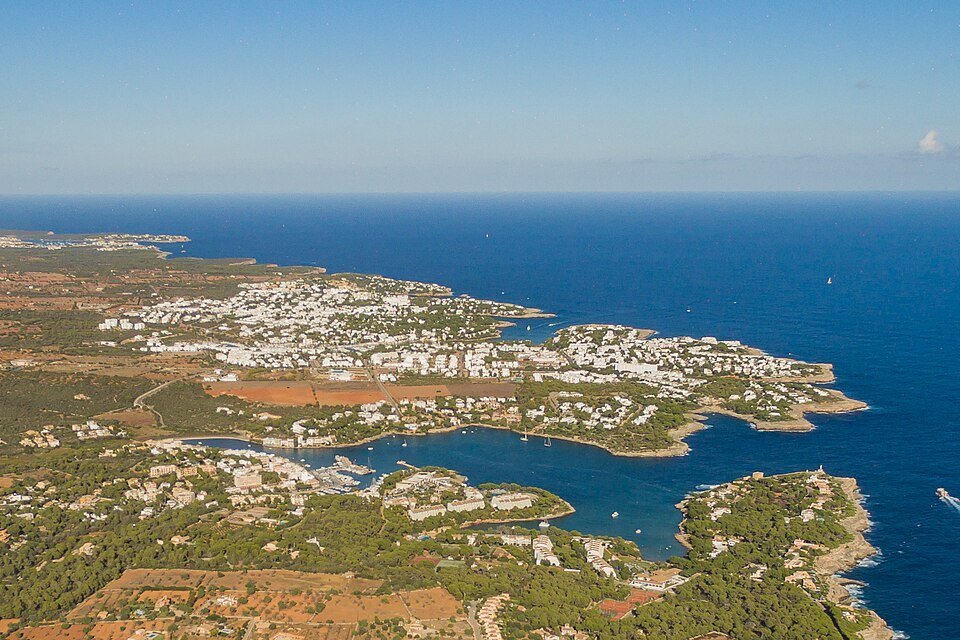 Cala d'Or y Porto Petro, en Santañí (Baleares, España) — travel photo of Cala d'Or