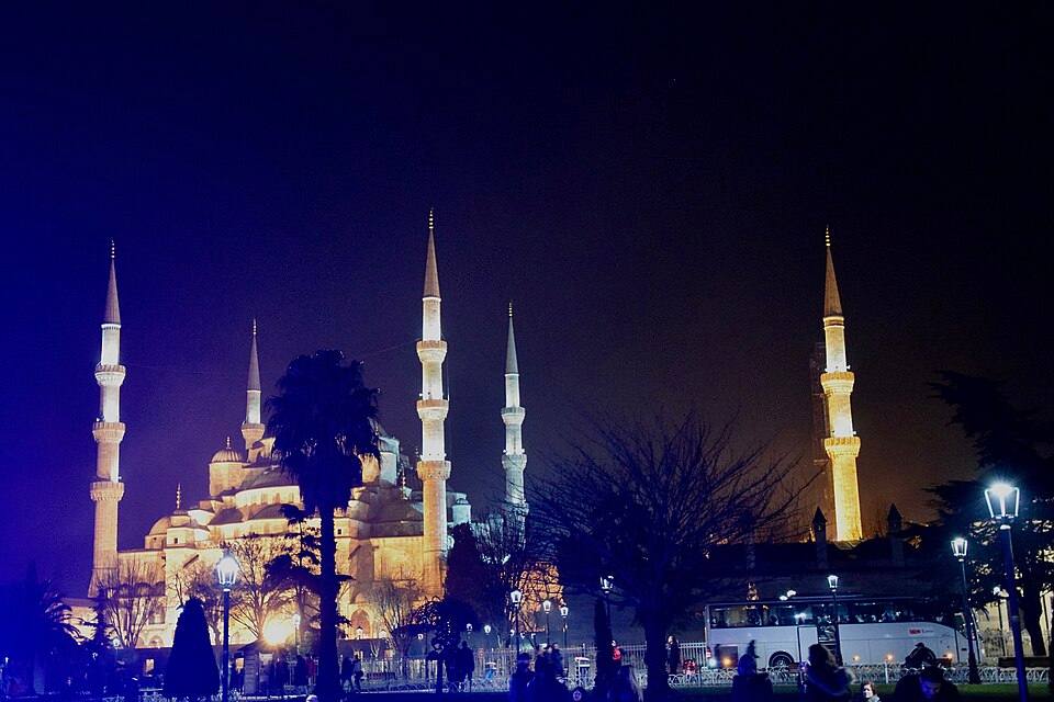 View of the Sultan Ahmed I Mosque from Sultanahmet Square Istanbul, Türkiye ( Ank Kumar, Infosys Limited) — travel photo of Sultanahmet, Istanbul