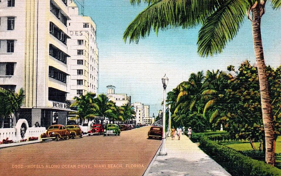 Miami Beach - Hotels along Ocean Drive — travel photo of Ocean Drive, Miami Beach