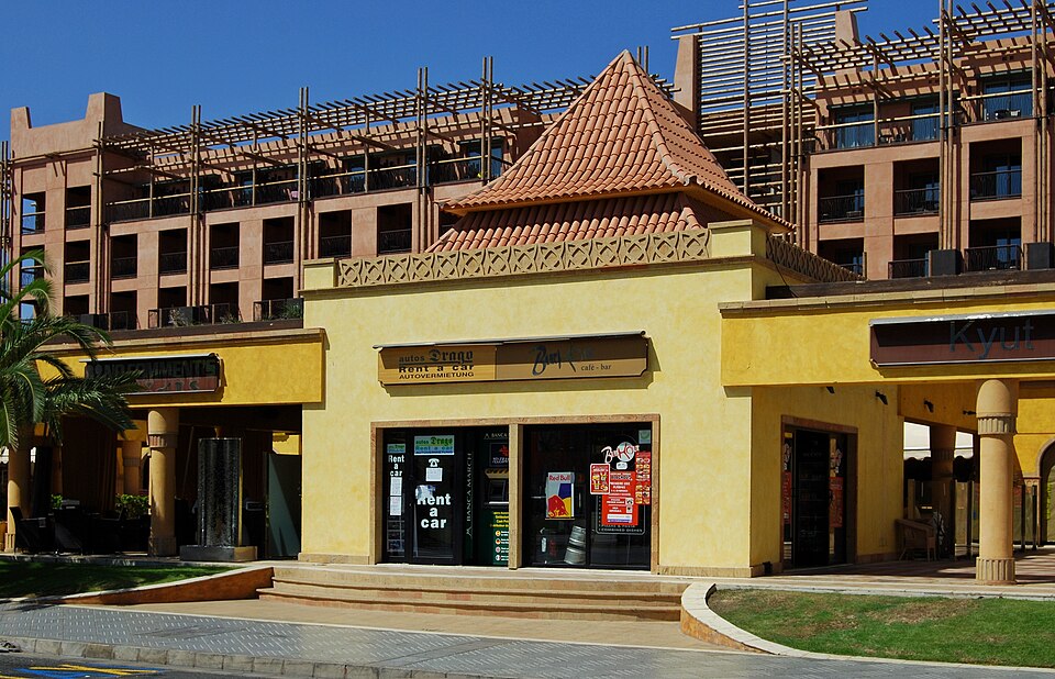 Shopping Center in Maspalomas — travel photo of Maspalomas
