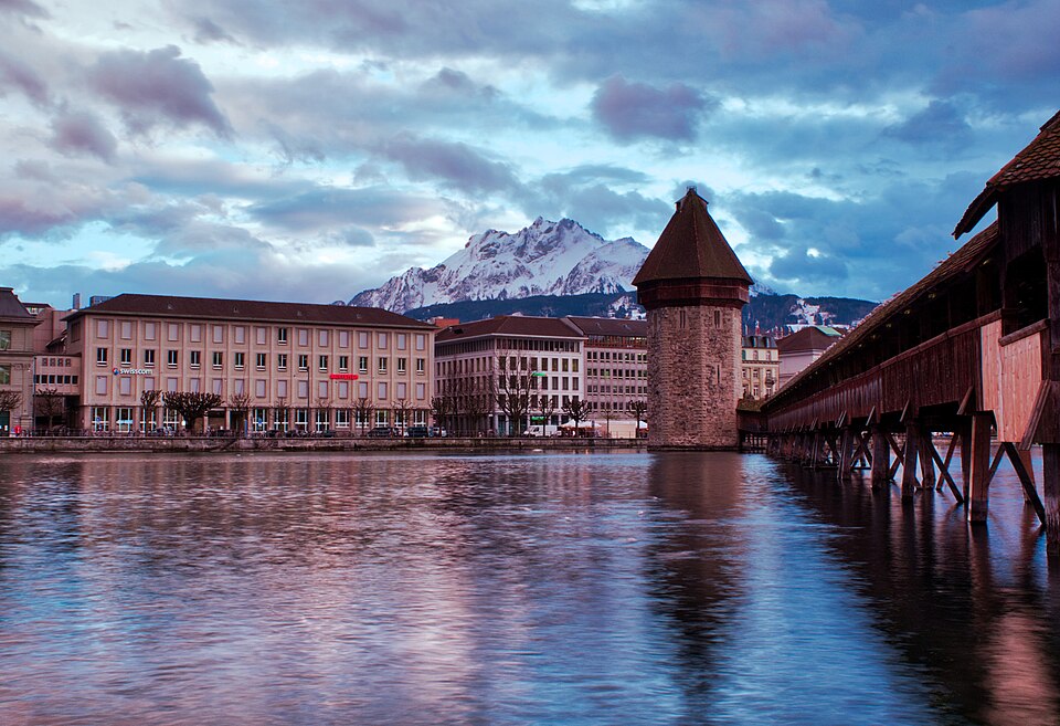Kapellbridge Lucerne ( ) — travel photo of Altstadt Lucerne, Lucerne