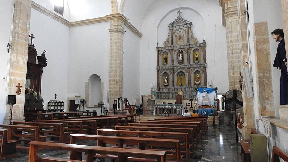 Valladolid Yucatan Church, interior Jan — travel photo of Valladolid, Valladolid & Chichén Itzá