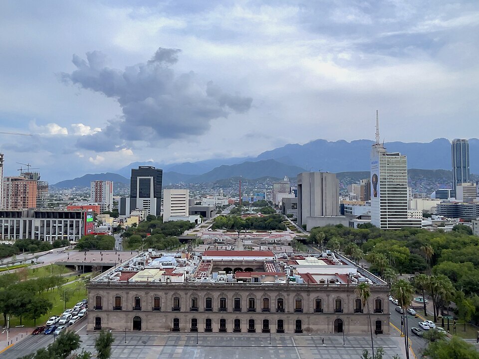 Vista de Monterrey desde el LABNL — travel photo of Monterrey
