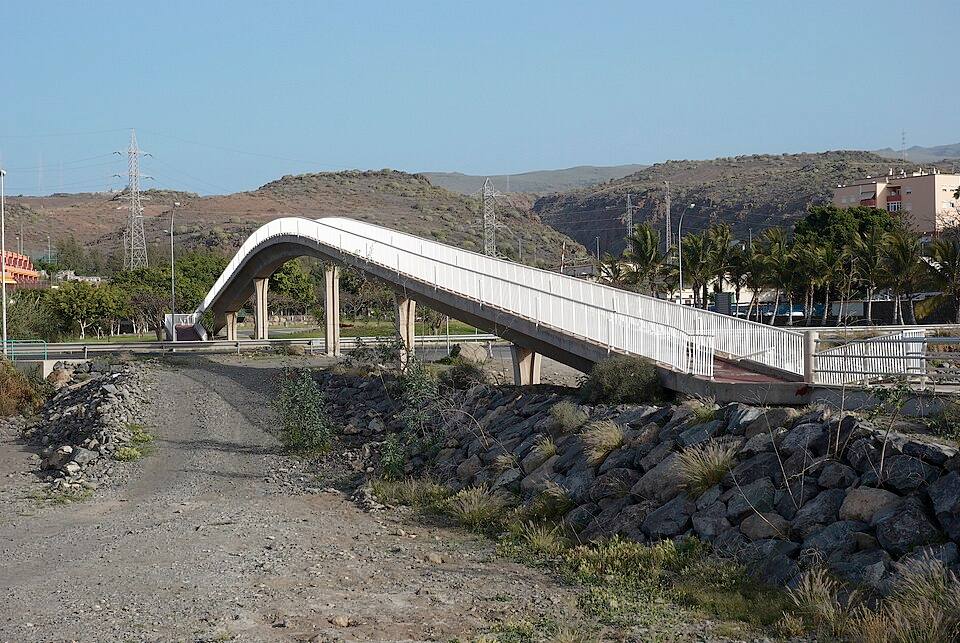 Playa del ingles footbridge — travel photo of Playa del Inglés, Canary Islands