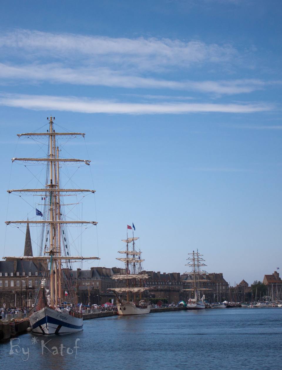 Tall ships in the harbour of Saint-Malo, Brittany, France — travel photo of Brittany — Saint-Malo, France