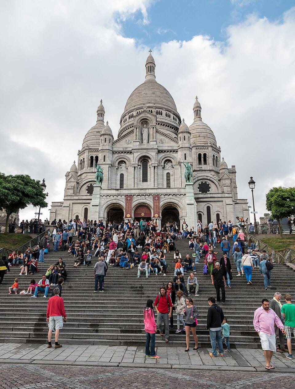 Paris, Sacré-Cœur de Montmartre — travel photo of Montmartre, Paris