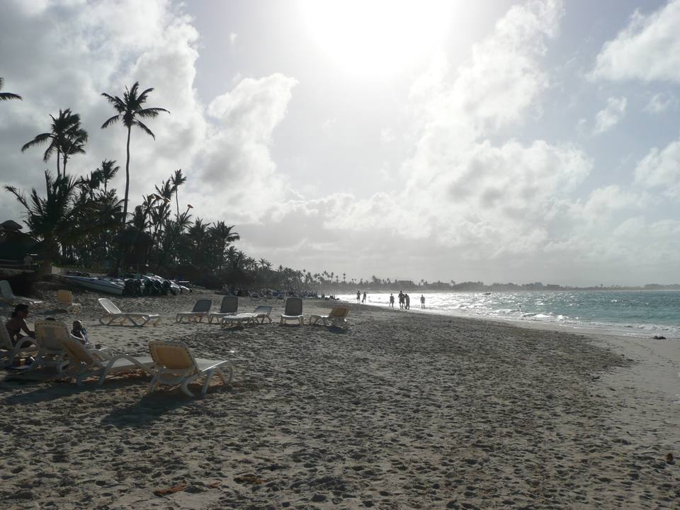 View northwards along coastline at Punta Cana 2 — travel photo of Punta Cana