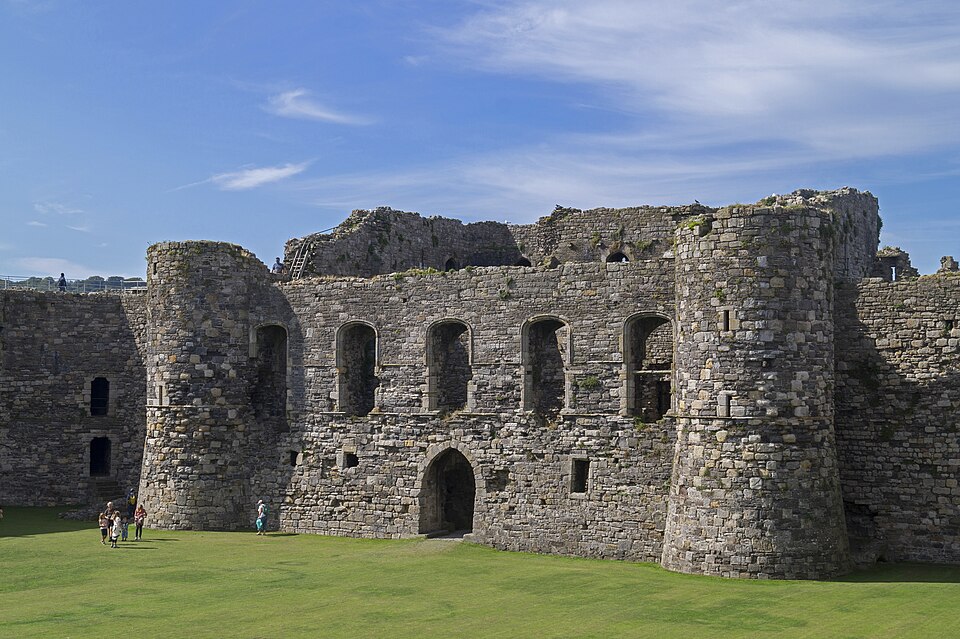 Beaumaris Castle Gatehouse, Anglesey, Wales — travel photo of Anglesey — Beaumaris