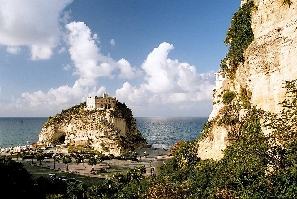 Castle on an island, Tropea, Italy, Sep — travel photo of Tropea, Italy