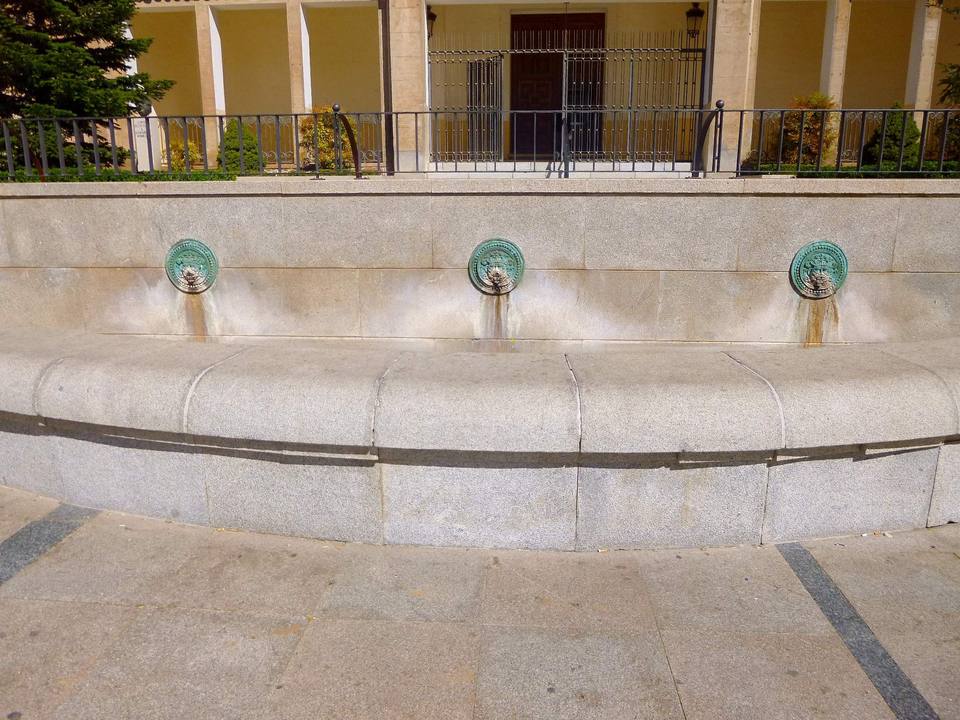 Campo de Criptana - Plaza Mayor 3 — travel photo of Campo de Criptana, Ciudad Real