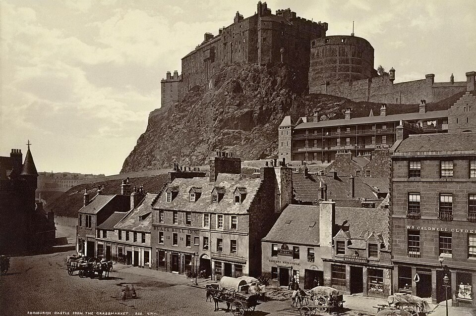 Edinburgh Castle from Grass Market — travel photo of Edinburgh, United Kingdom