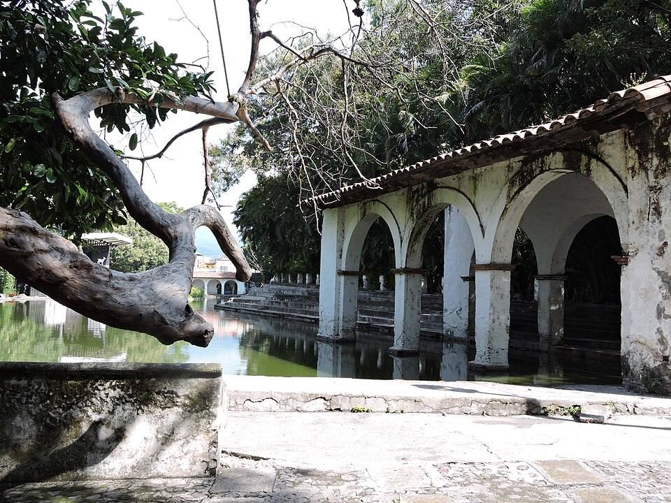 Lago artificial, Centro Cultural Jardín Borda. (Cuernavaca, Morelos) — travel photo of Jardín Borda, Cuernavaca