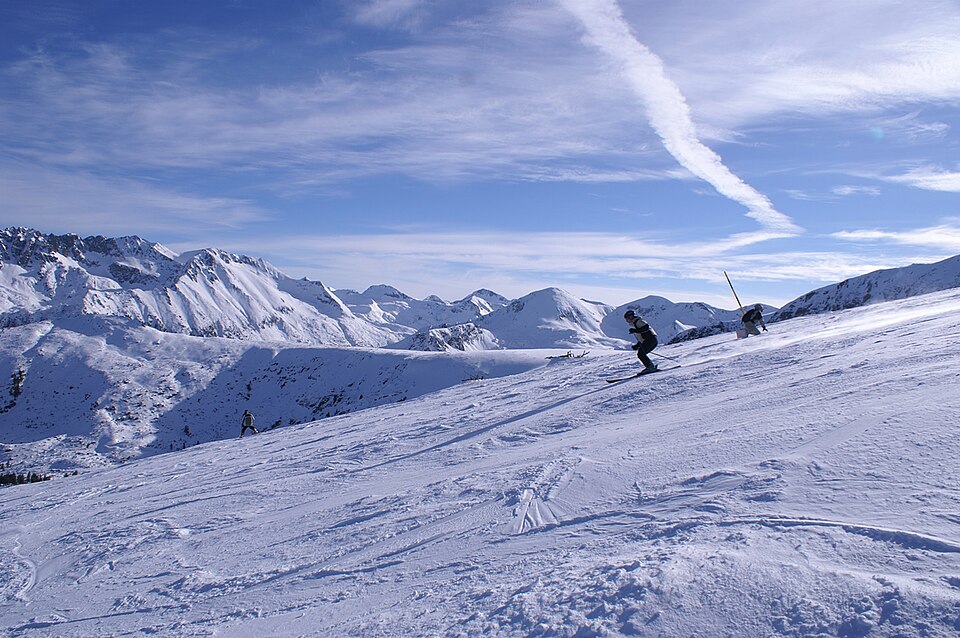 Statiunea Bansko - una din partii — travel photo of Bansko