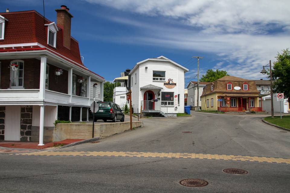 Vue typique de Wendake, le village des Hurons — travel photo of Wendake, Québec City