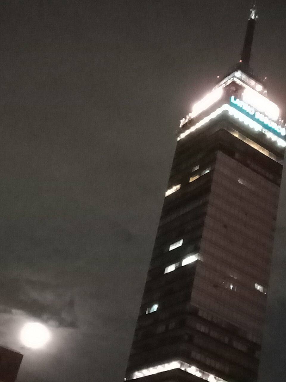 Torre Latinoamericana Banco de México y Alameda Central Centro Histórico de la Ciudad de México vista nocturna iluminada — travel photo of Centro Histórico, Mexico City