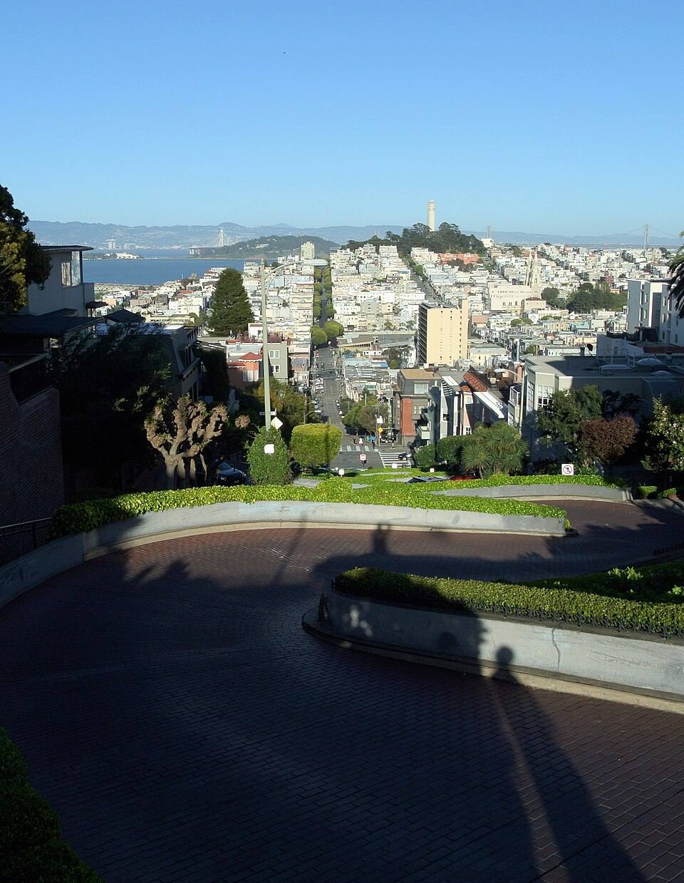 Lombard Street San Francisco no cars — travel photo of Lombard Street, San Francisco