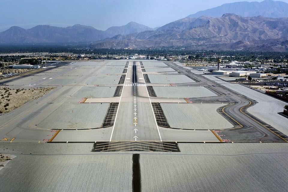 Palm Springs International Airport photo Don Ramey Logan — travel photo of Palm Springs
