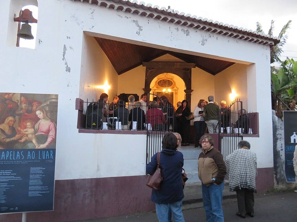 Capelas ao Luar - Capela de Santana, São Roque, Funchal — travel photo of Santana, Madeira — Funchal