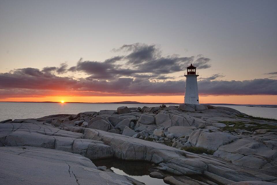 Peggys Cove - NS - Leuchtturm bei Sonnenuntergang — travel photo of Peggy's Cove, Halifax & Nova Scotia