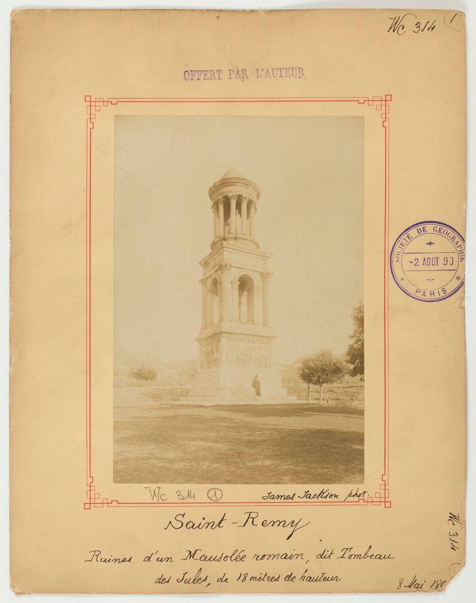 phot. de Provence et de la Côte-d'Azur en par J. Jackson- Les Baux, Marseille, Saint-Remy, carrières de Sarragan, Antibes, Villefranche, Nice, Menton, Bordighera. Don du phot. en . Il y a... - btv1b8553847s ( of ) — travel photo of Antibes, Nice & the Côte d'Azur