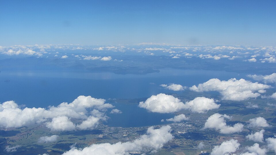 Flight from Rotorua to Queenstown. Lake Taupo — travel photo of Taupo, Rotorua