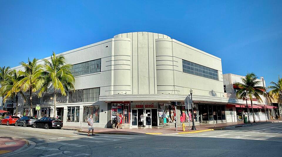 Streamline Moderne architectural style, South Beach, Miami Beach, Florida — travel photo of South Beach, Miami