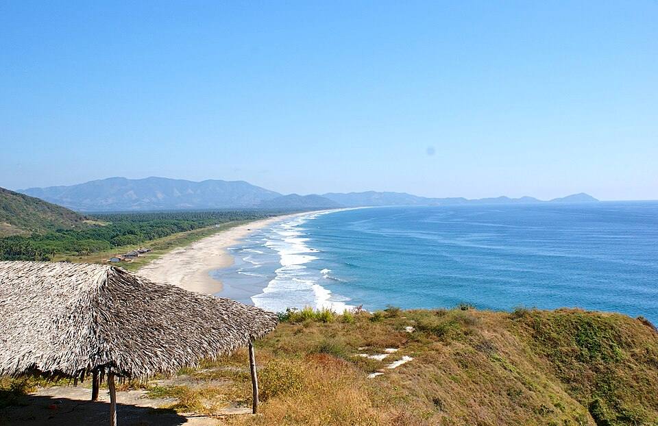 Vista a la costa del estado de Guerrero sobre la carretera Ixtapa-Petatlán. — travel photo of Petatlán