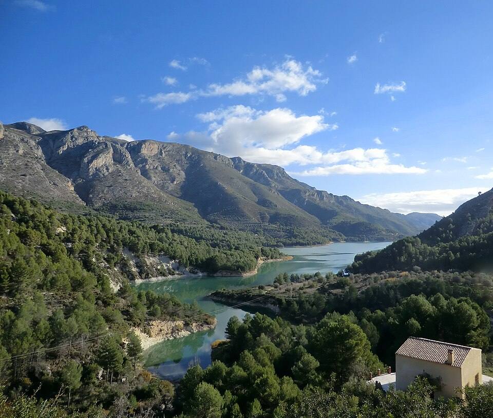 Embalse de Guadalest — travel photo of Guadalest, Valencian Community