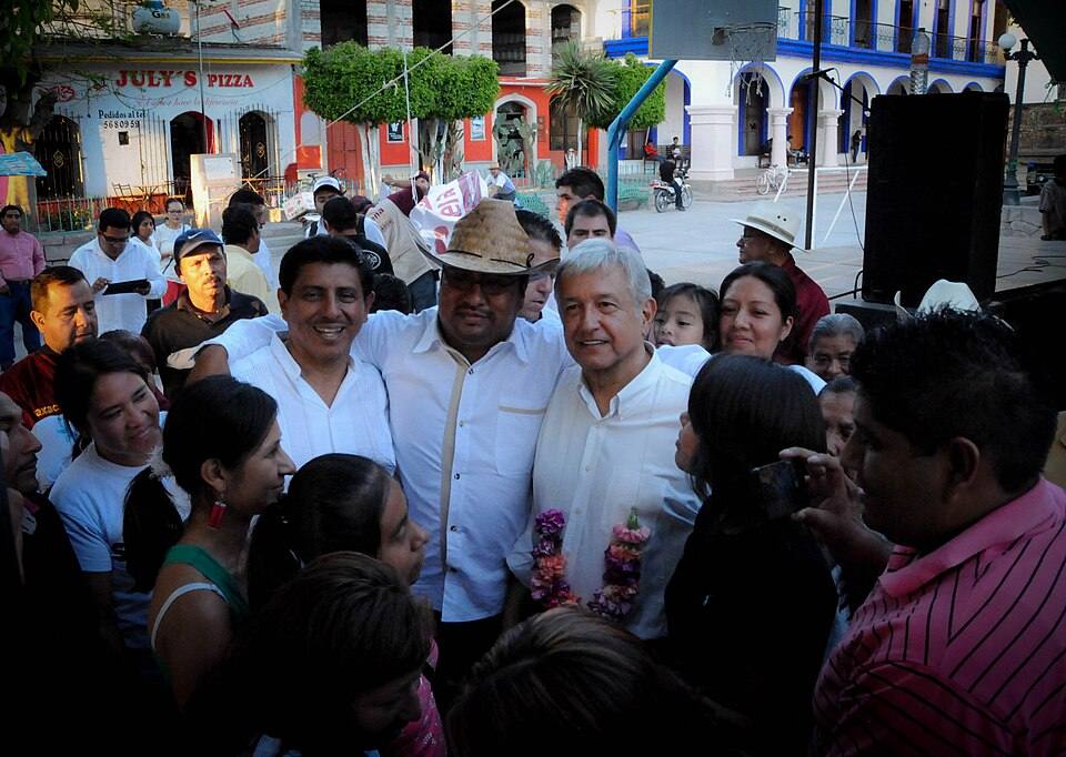 Salomón Jara en 4 día de campaña visitando Mitla — travel photo of Mitla, Oaxaca de Juárez
