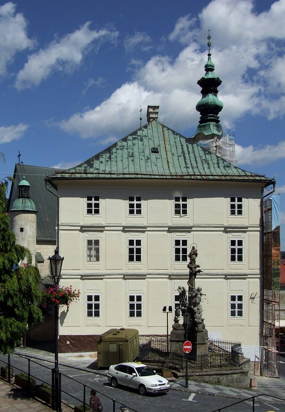 Banská Štiavnica (Selmecbánya, Schemniz) - town hall — travel photo of Banská Štiavnica, Slovakia