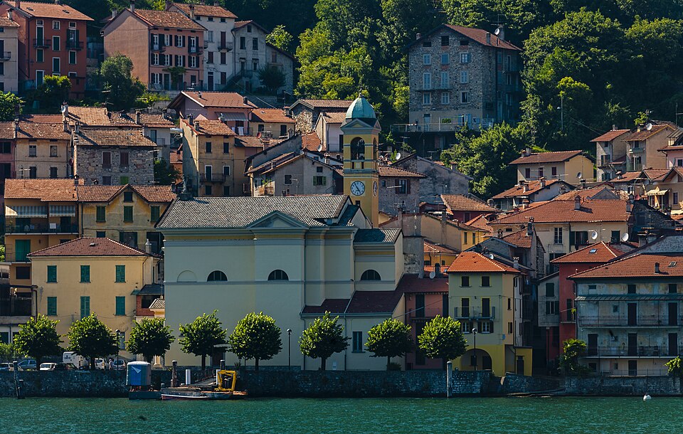 Colonno from Lake Como ferry — travel photo of Lake Como, Italy