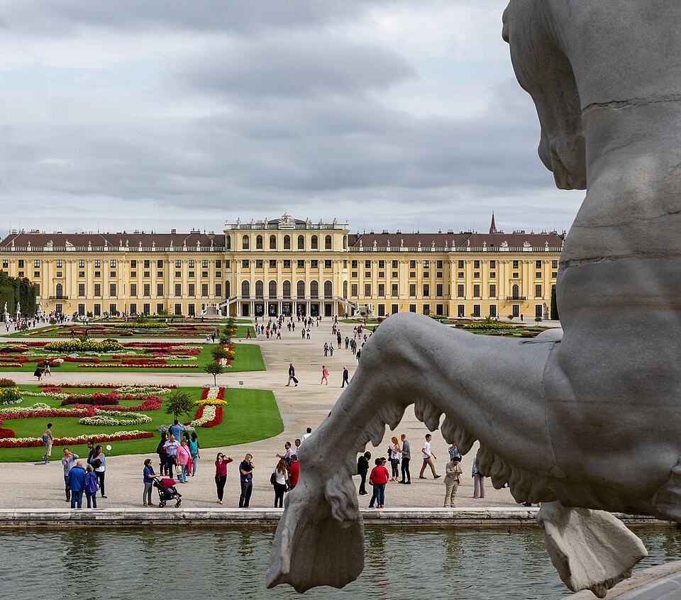 Schönbrunn Palace, seen from behind the Neptune fountain (Vienna, Austria) — travel photo of Schönbrunn, Vienna