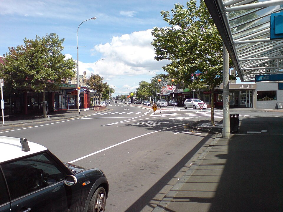 Upper Ponsonby Road Three Lamps — travel photo of Ponsonby, Auckland