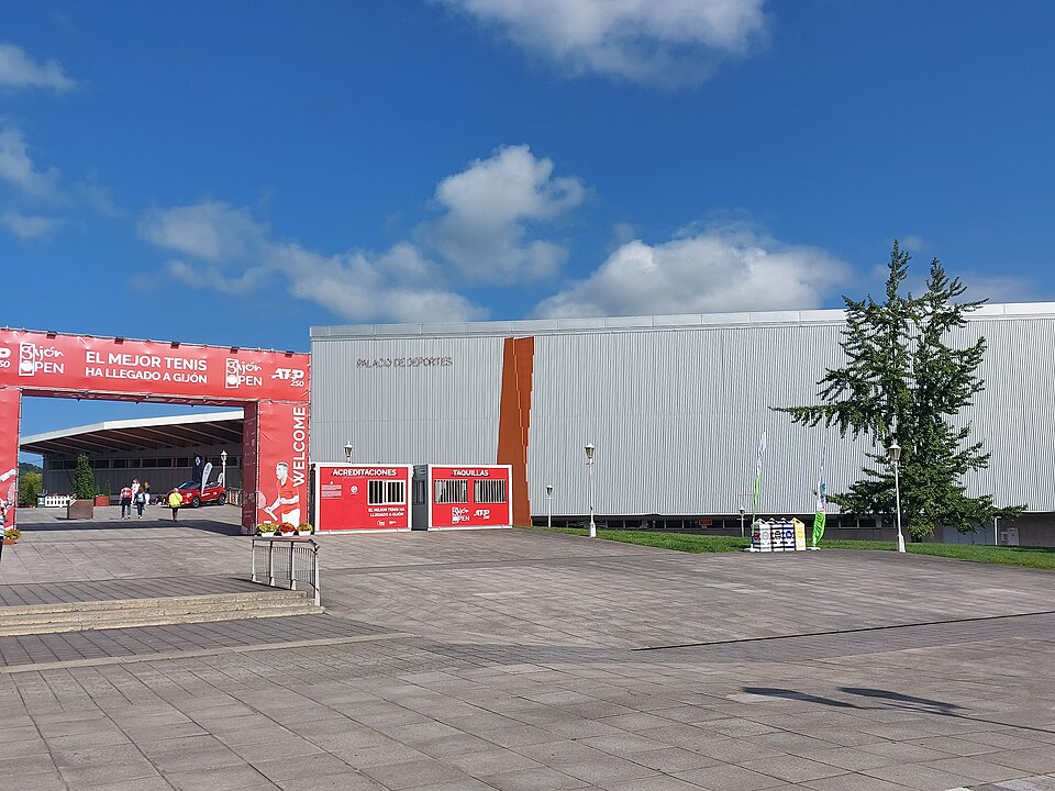 Palacio de los deportes de Gijón - Gijón Open - acceso — travel photo of Gijón