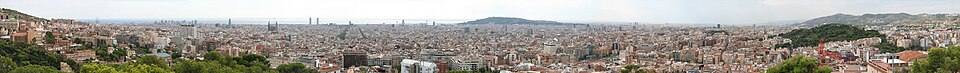 Barcelona panorama from Parc Güell — travel photo of Barcelona
