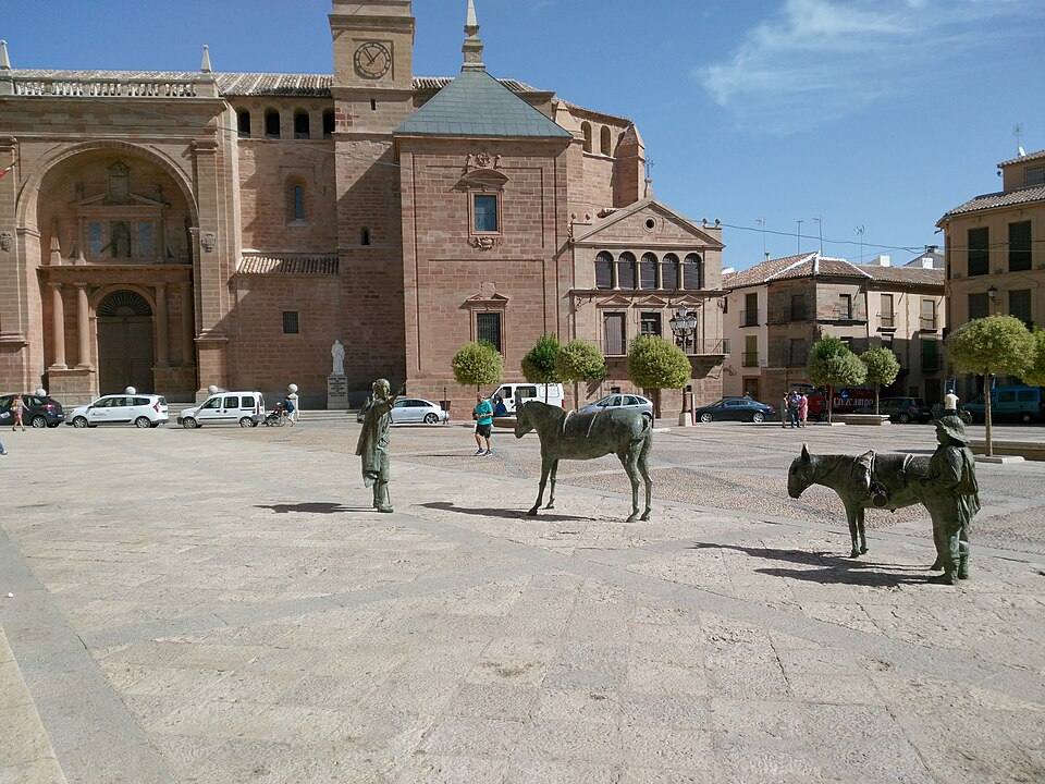 Plaza Mayor, Villanueva de los Infantes, Ciudad Real — travel photo of Villanueva de los Infantes, Ciudad Real