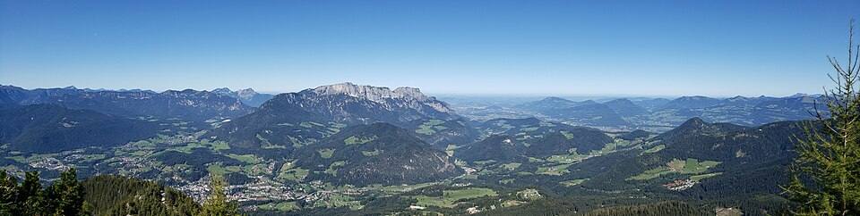 View of Berchtesgaden from Kehlsteinhaus — travel photo of Berchtesgaden