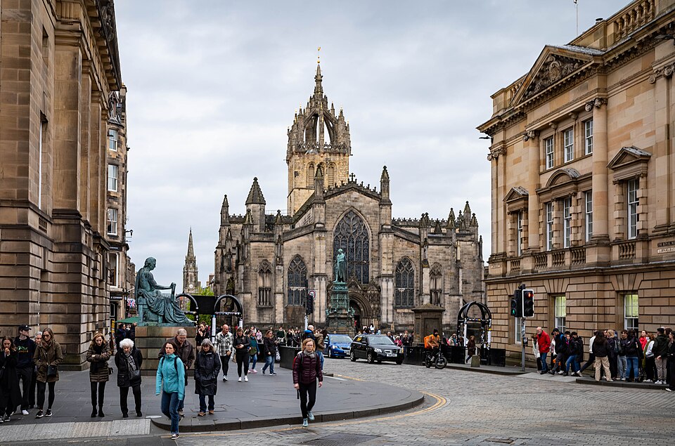 The Royal Mile, Edinburgh, Scotland — travel photo of The Royal Mile, Edinburgh