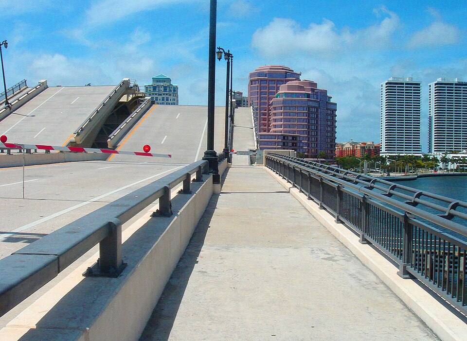 West Palm Beach drawbridge view from sidewalk — travel photo of West Palm Beach