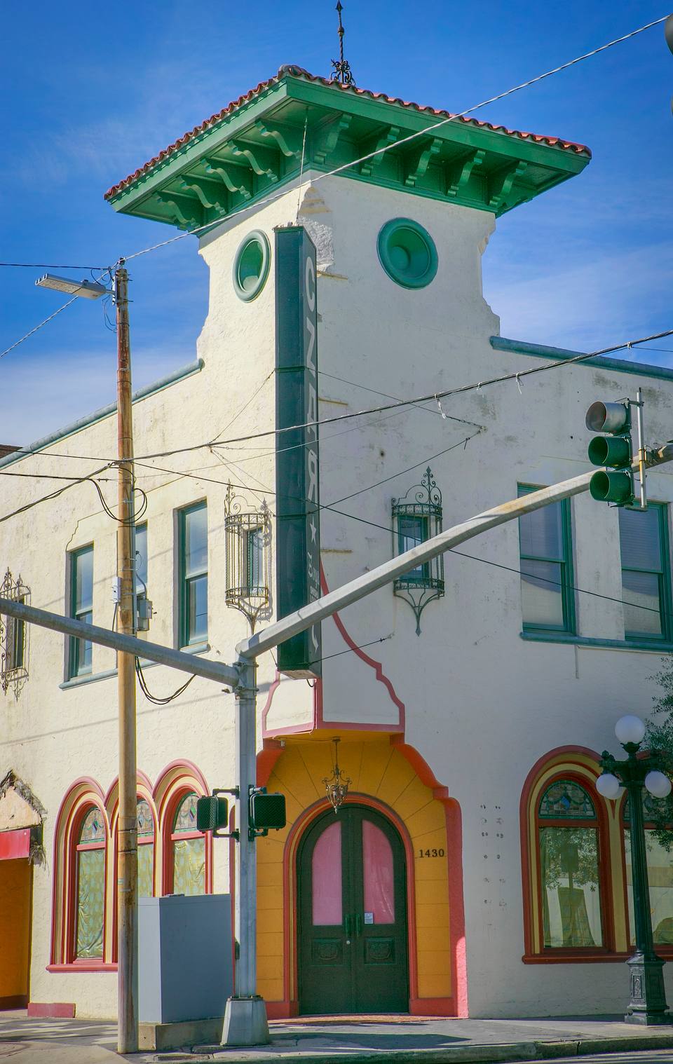 White tower in Ybor City, Tampa Florida — travel photo of Ybor City, Tampa