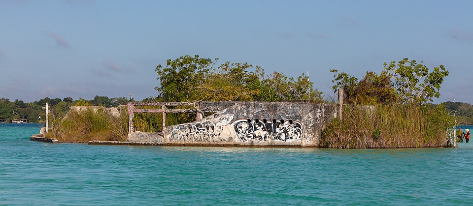 Canal de los Piratas, laguna de Bacalar, México — travel photo of Canal de los Piratas, Bacalar