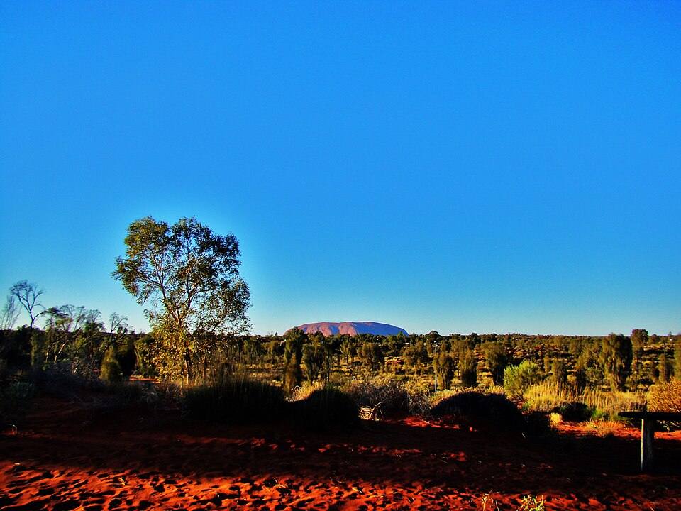View of Uluru from the Naninga Lookout, Yulara — travel photo of Yulara